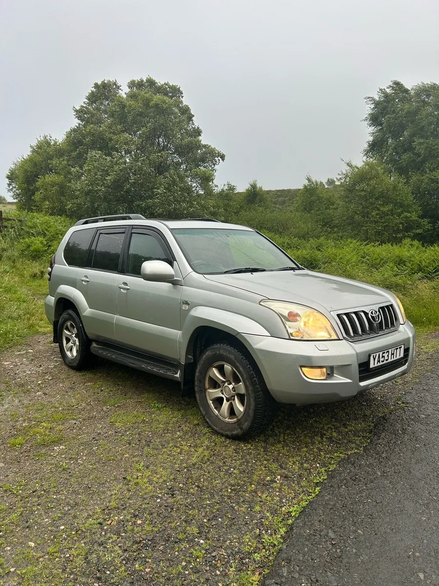 Toyota Land Cruiser lc5 - Image 3