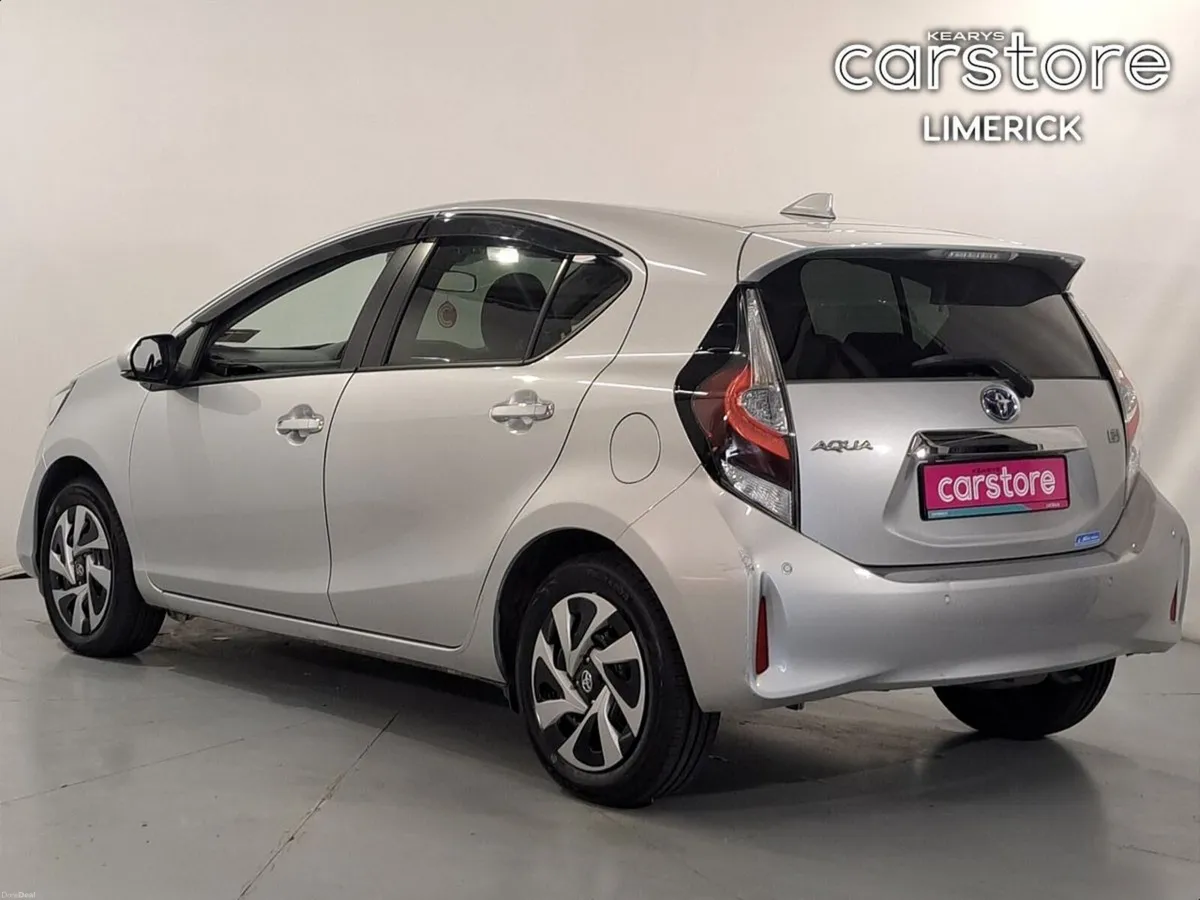 Toyota Aqua 1.5 HYBRID - Image 5
