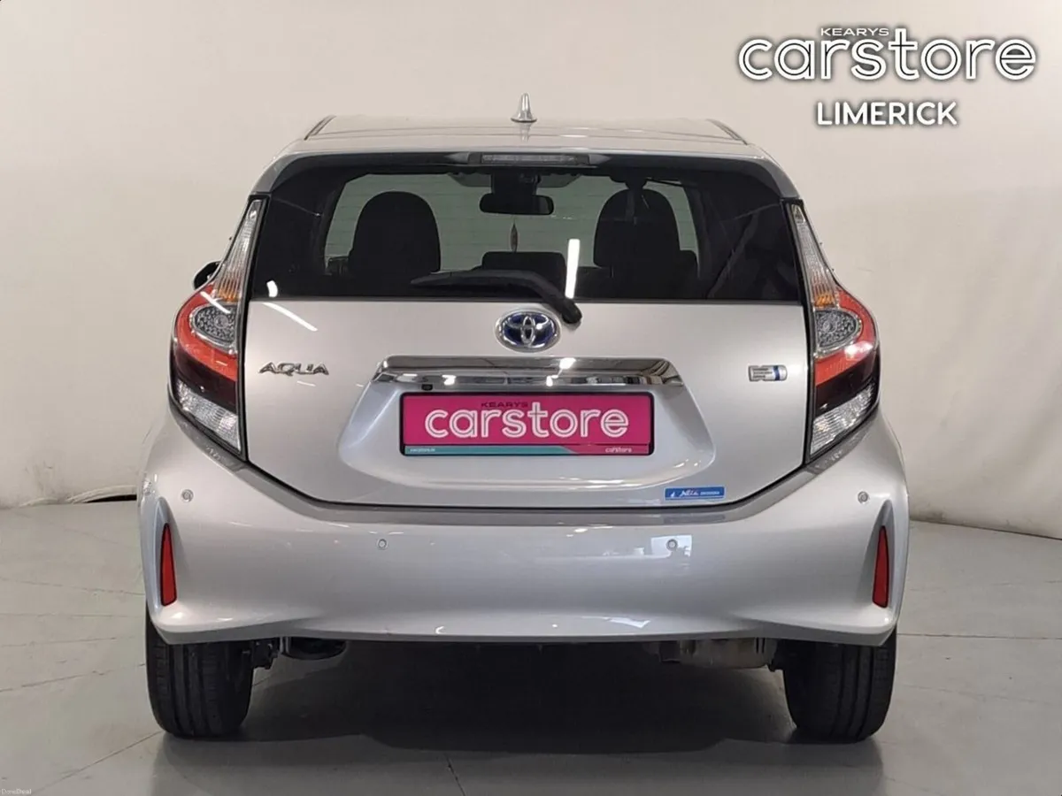 Toyota Aqua 1.5 HYBRID - Image 4