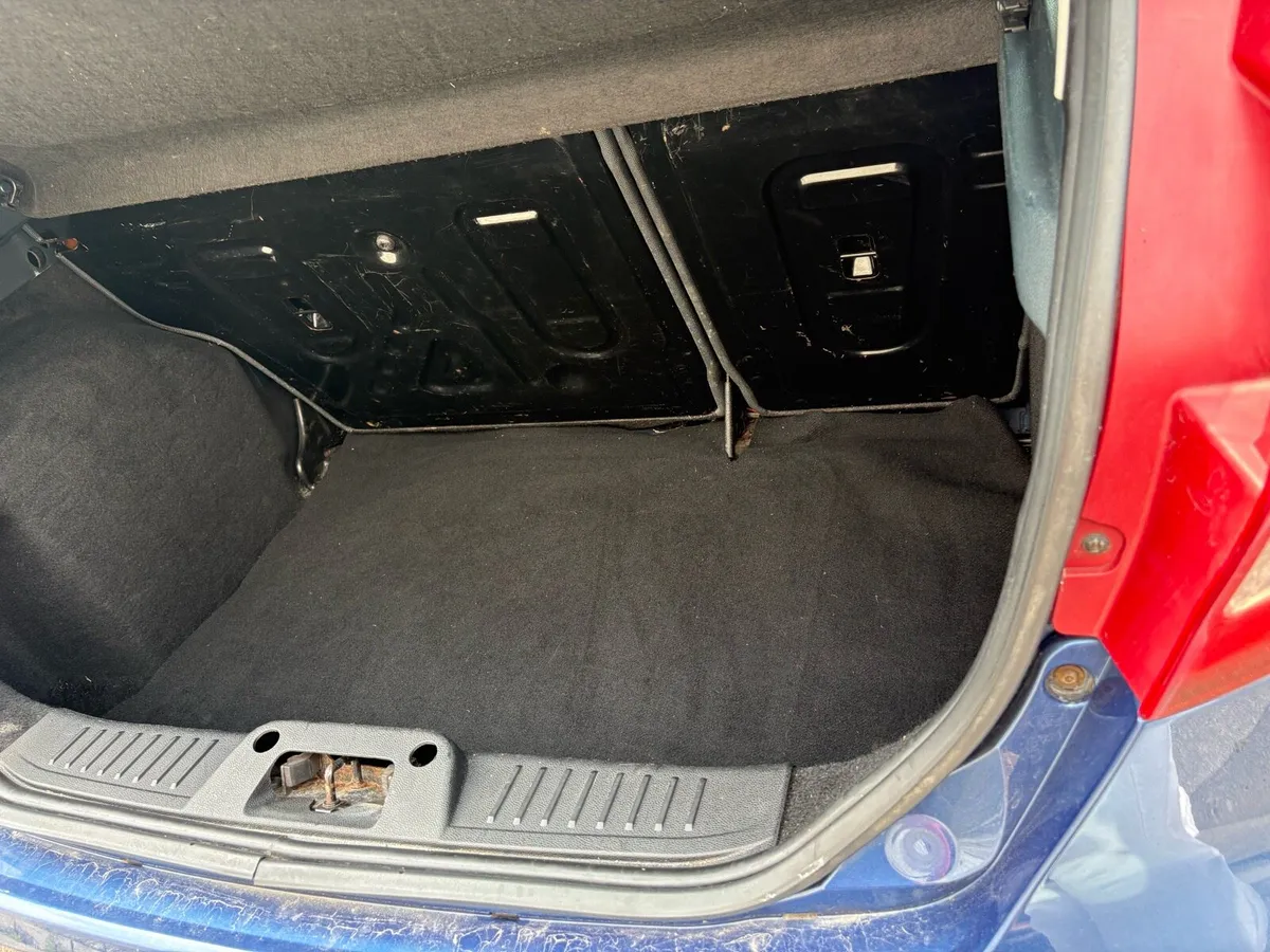 FORD FIESTA 1.4 DIESEL - Image 6