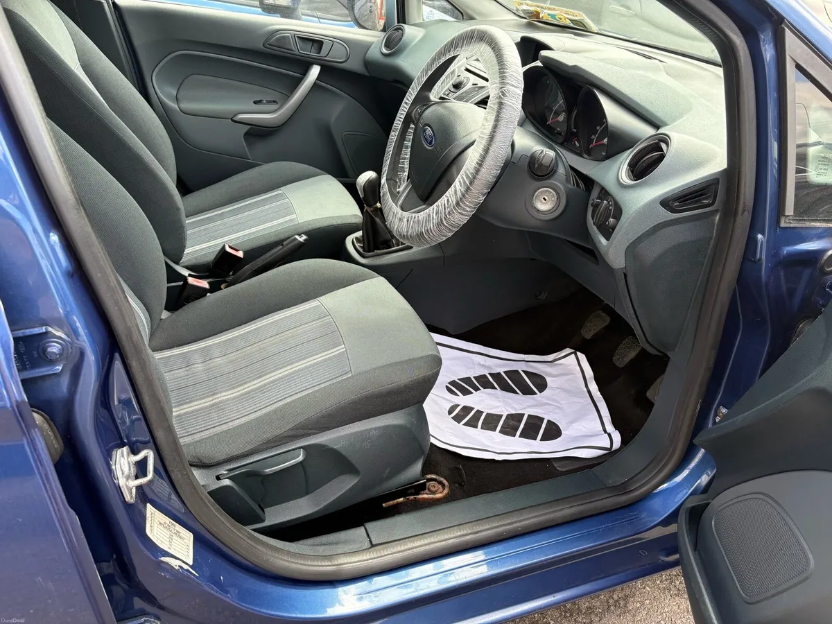 FORD FIESTA 1.4 DIESEL - Image 4