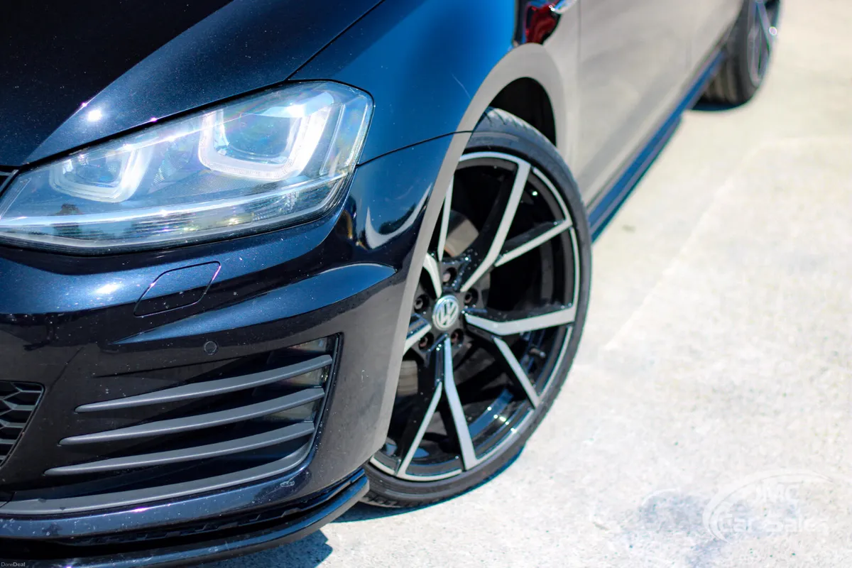 2016 VOLKSWAGEN GOLF GTD - Image 2