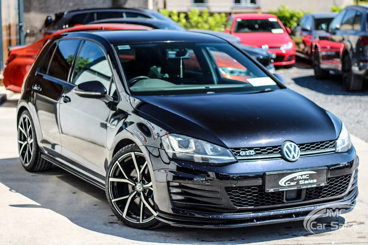 2016 VOLKSWAGEN GOLF GTD - Image 4