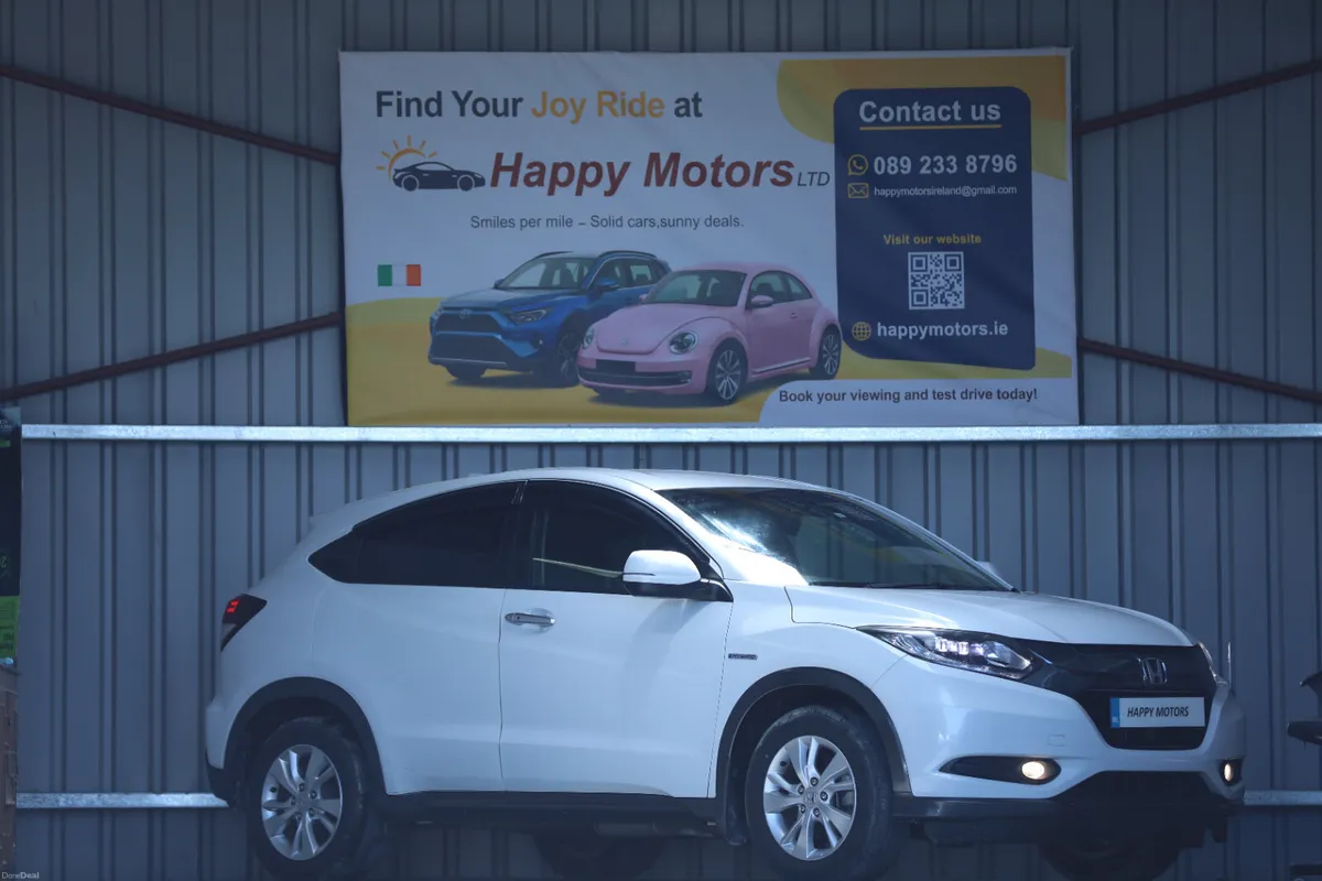 Honda vezel 2015 (like new) - Image 1