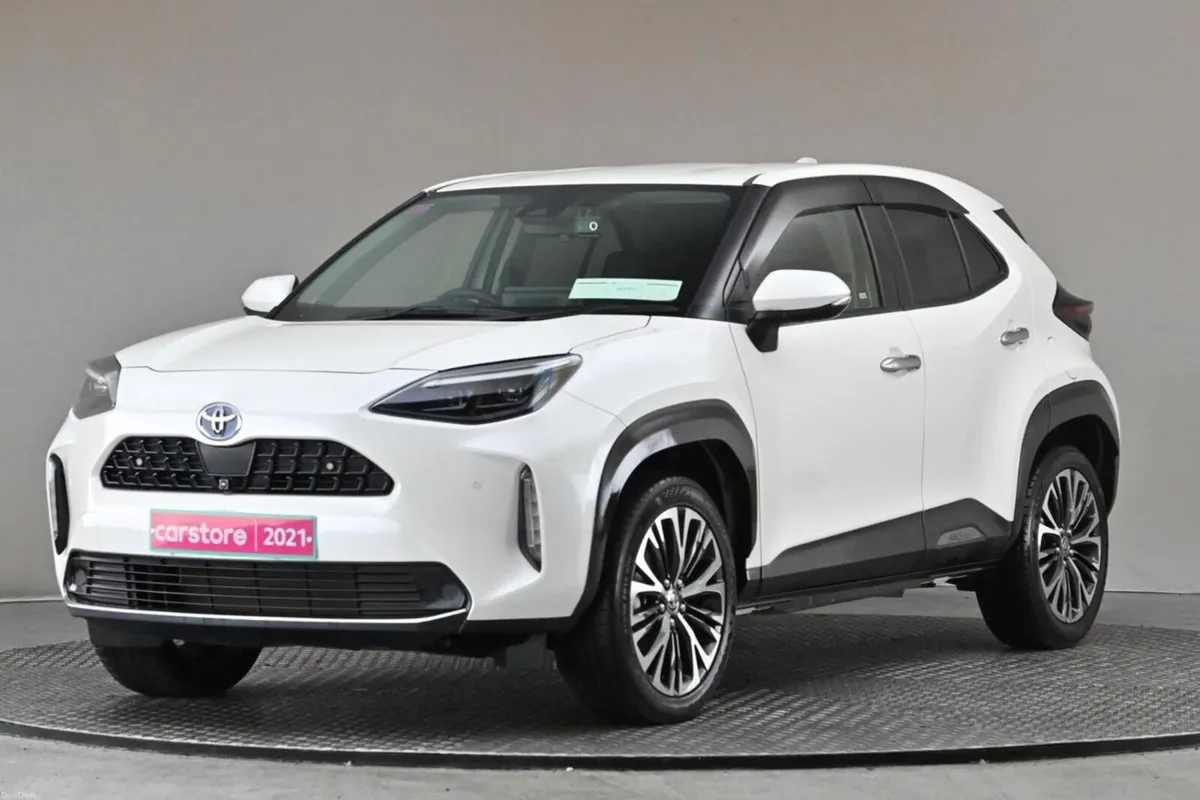 Toyota Yaris Cross 1.5 HYBRID **HALF LEATHER**360 - Image 3