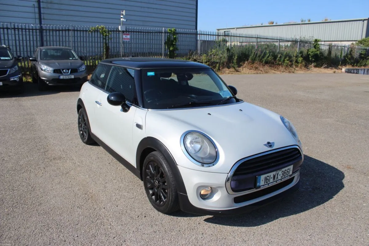 Mini Cooper Cooper 1.5D - TENDER 32 - Image 1
