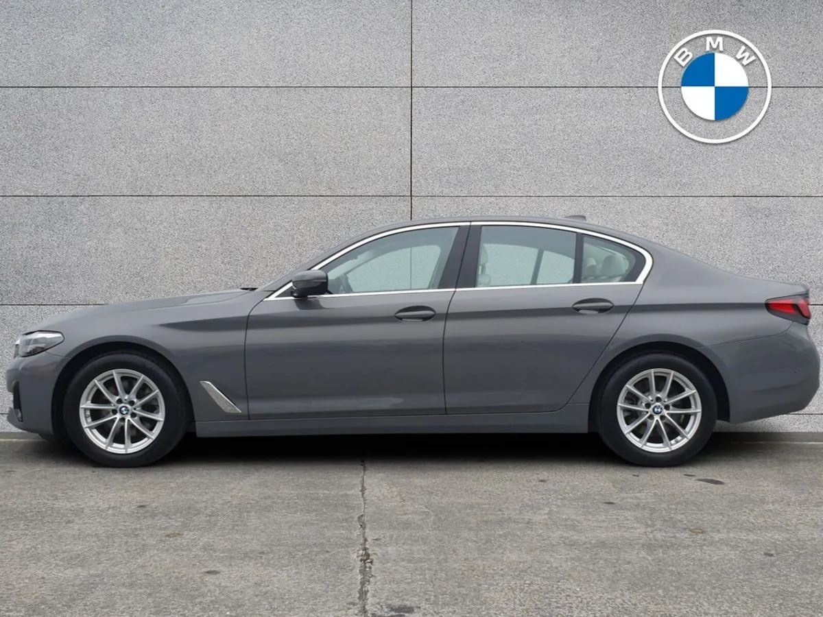 BMW 5-Series 520d SE Saloon - Image 3