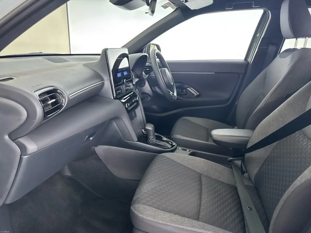 Toyota Yaris Cross HYBRID LUNA SPORT - Image 6