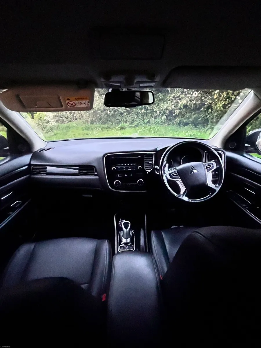 Mitsubishi Outlander Hybrid SUV PHEV 152 Fresh NCT - Image 5