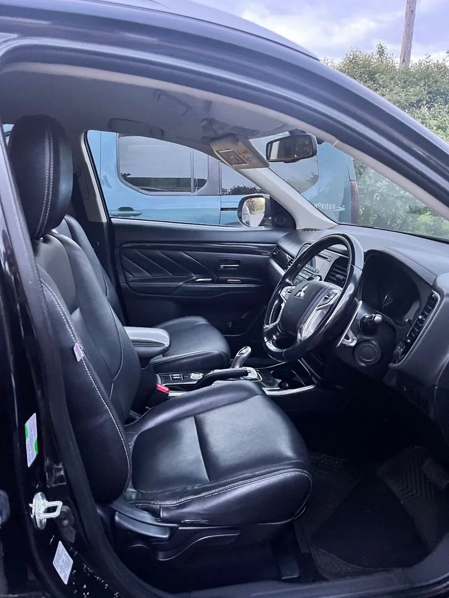 Mitsubishi Outlander Hybrid SUV PHEV 152 Fresh NCT - Image 6