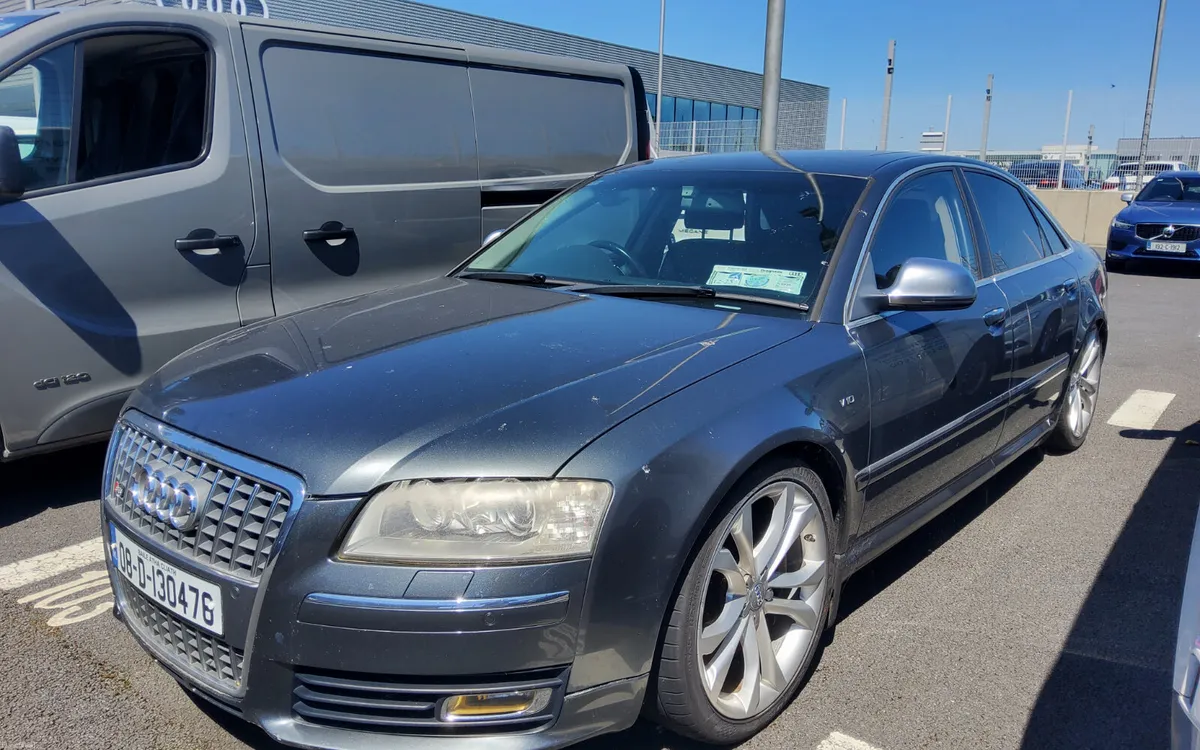 Audi S8 2008 - Image 4