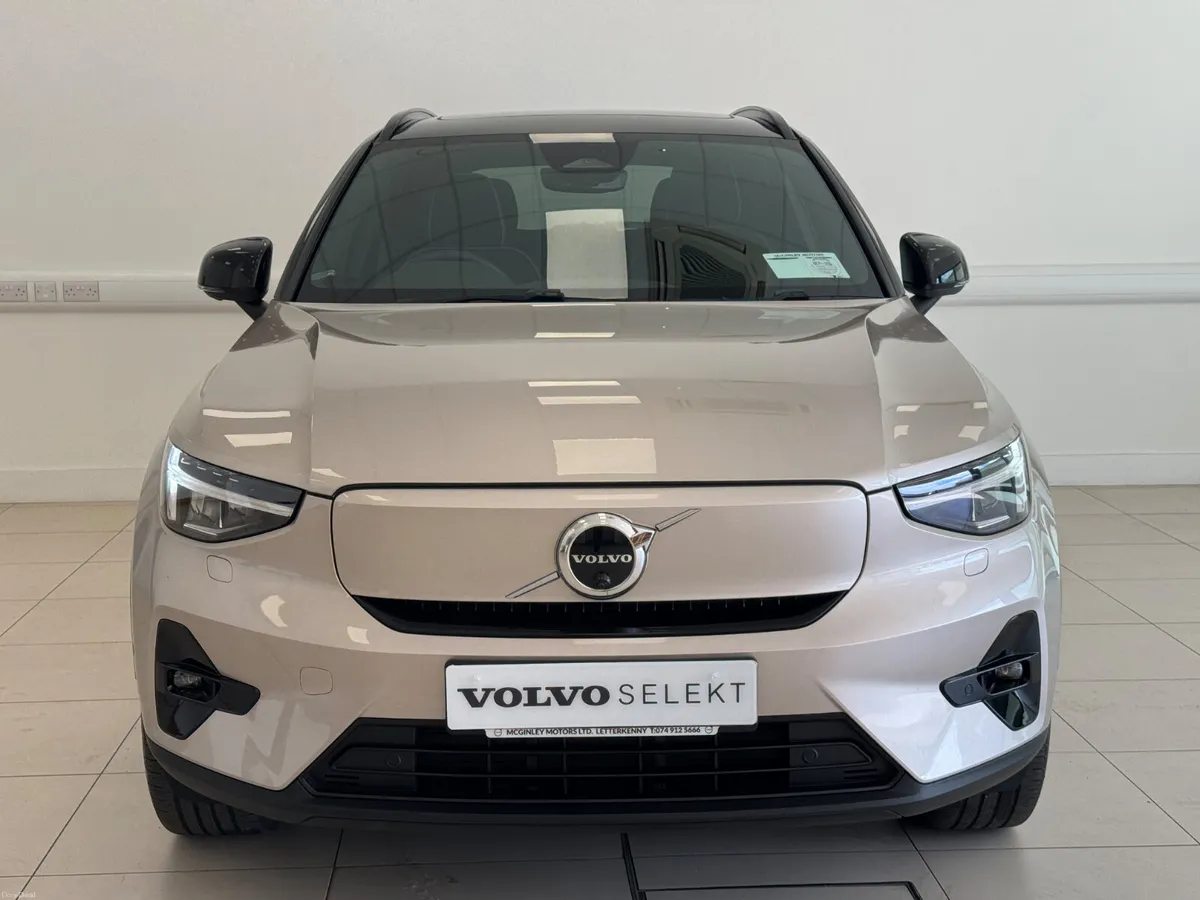 Volvo XC40 2023 - Image 2