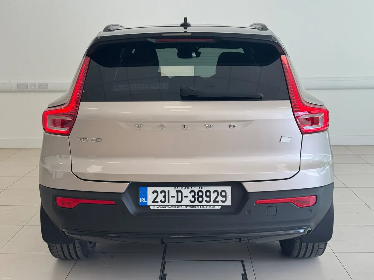 Volvo XC40 2023 - Image 3