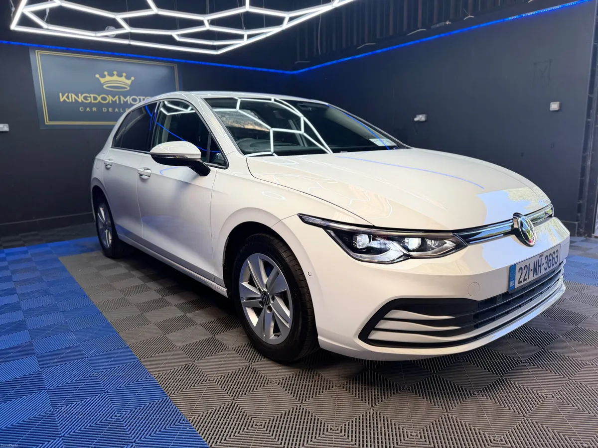 Volkswagen Golf  1.0 petrol,Automatic LOW KM - Image 3