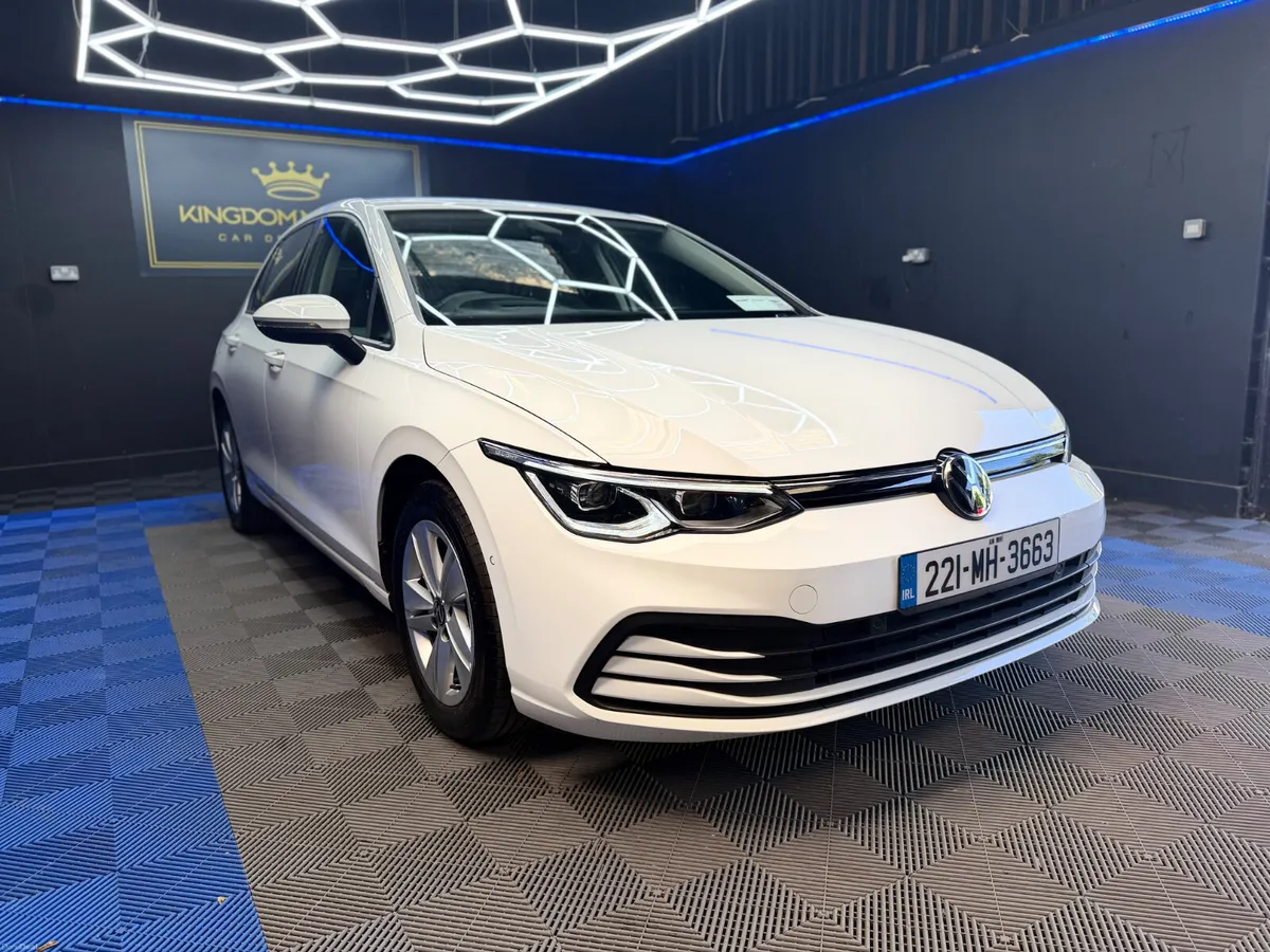 Volkswagen Golf  1.0 petrol,Automatic LOW KM - Image 2