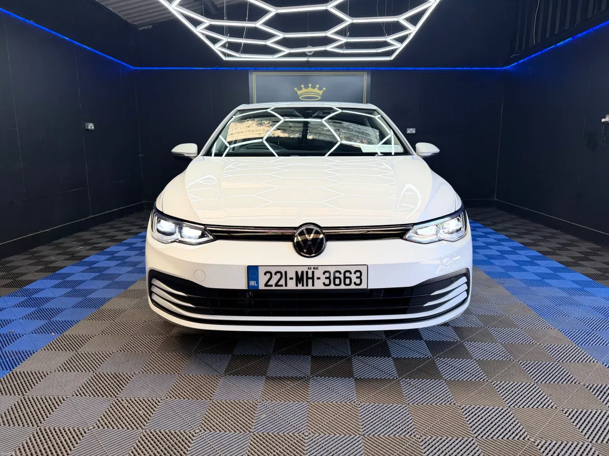 Volkswagen Golf  1.0 petrol-hybrid,Auto,LOW KM - Image 6