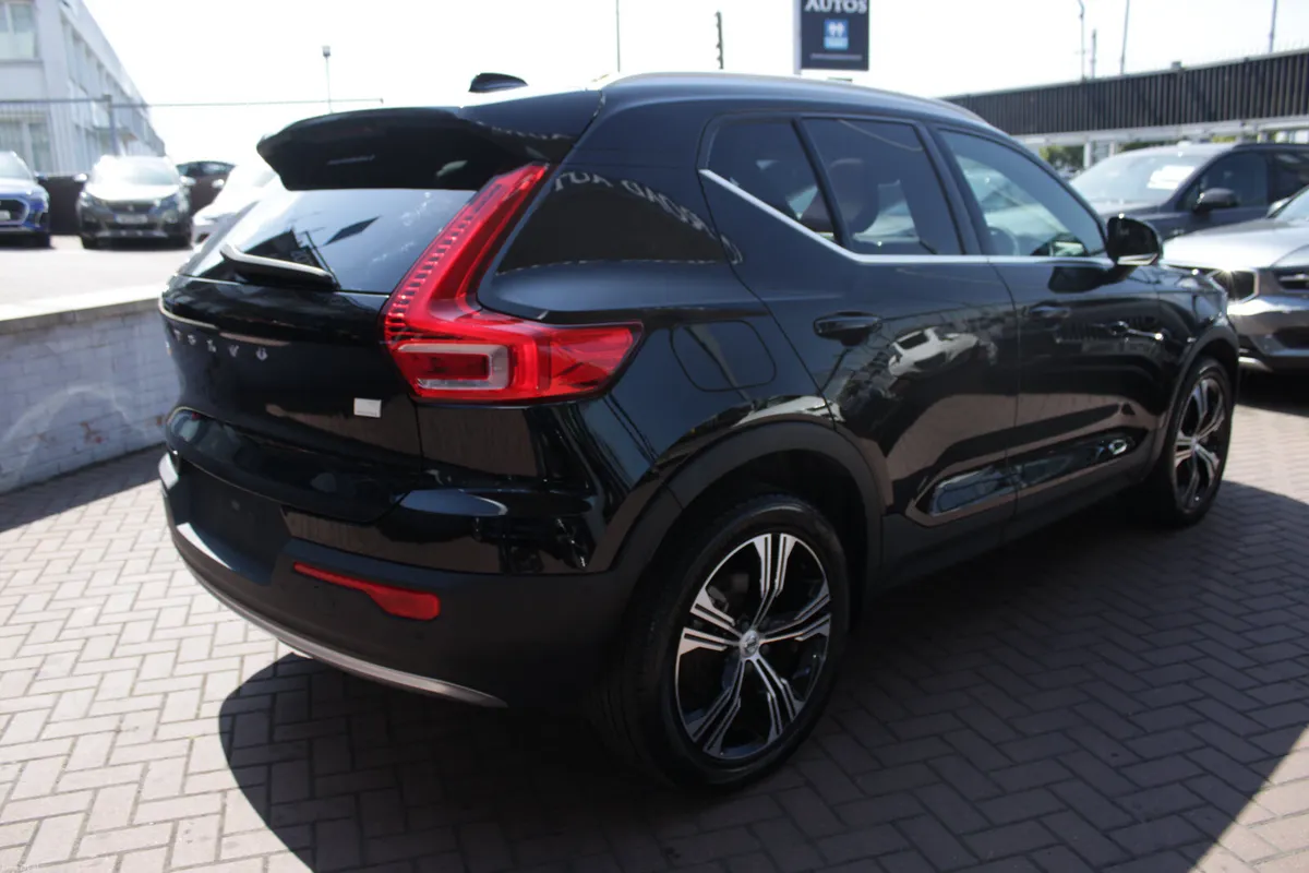 2021 VOLVO XC40 PAN-ROOF 5DR ESTATE AUTO - Image 4