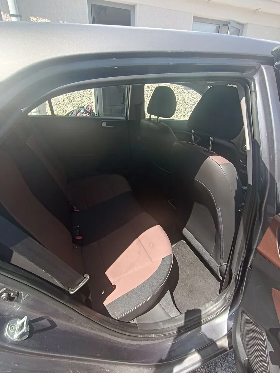 Hyundai i20 2015 - Image 2