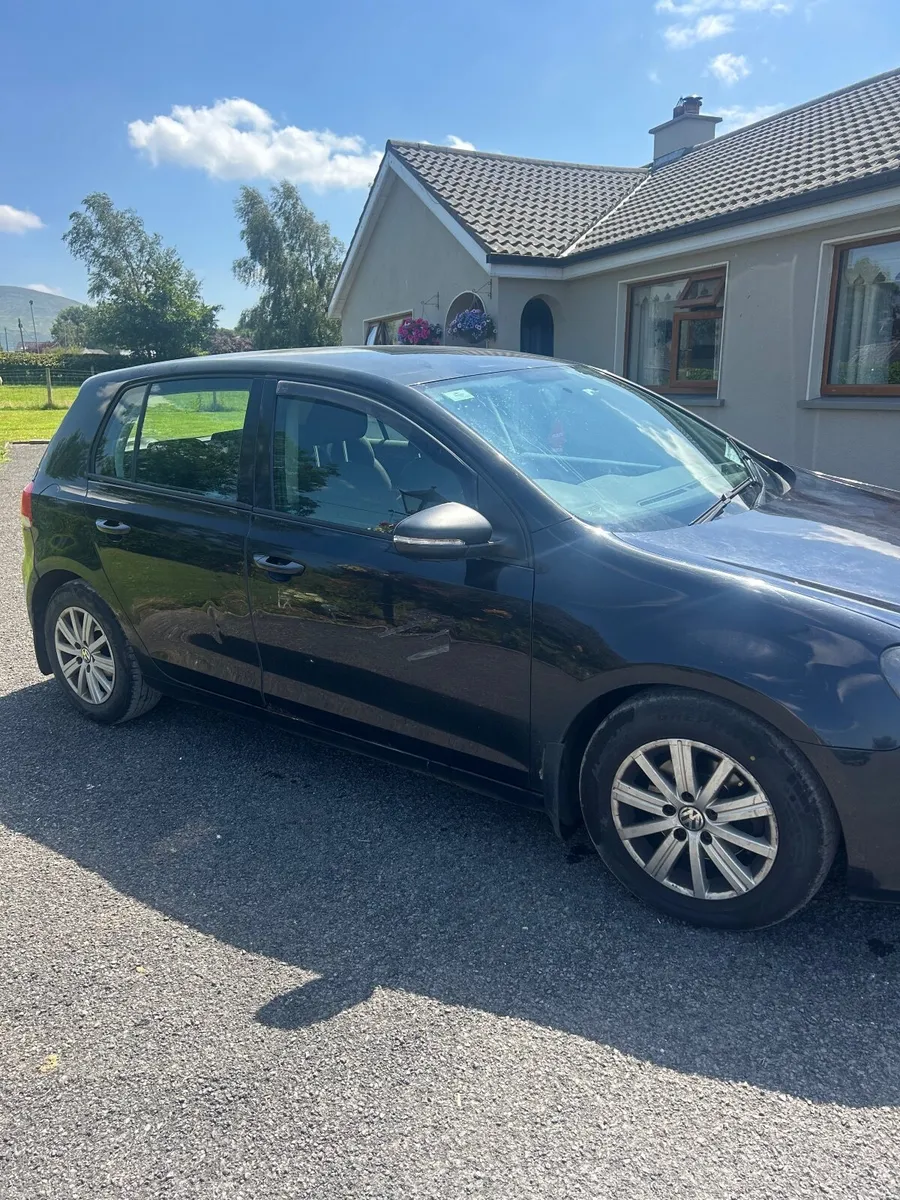 Volkswagen Golf 2011 - Image 2