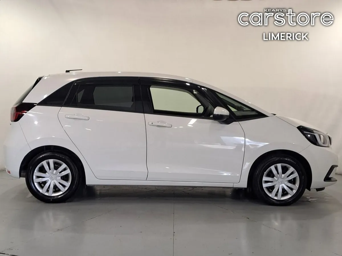 Honda Fit 1.5 HYBRID - Image 2