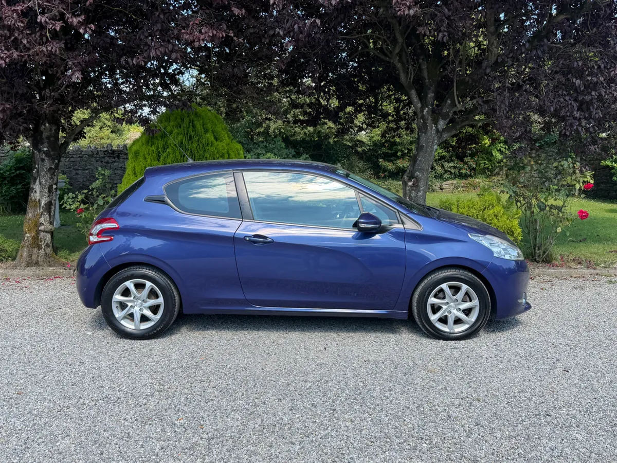 Peugeot 208 - Image 3