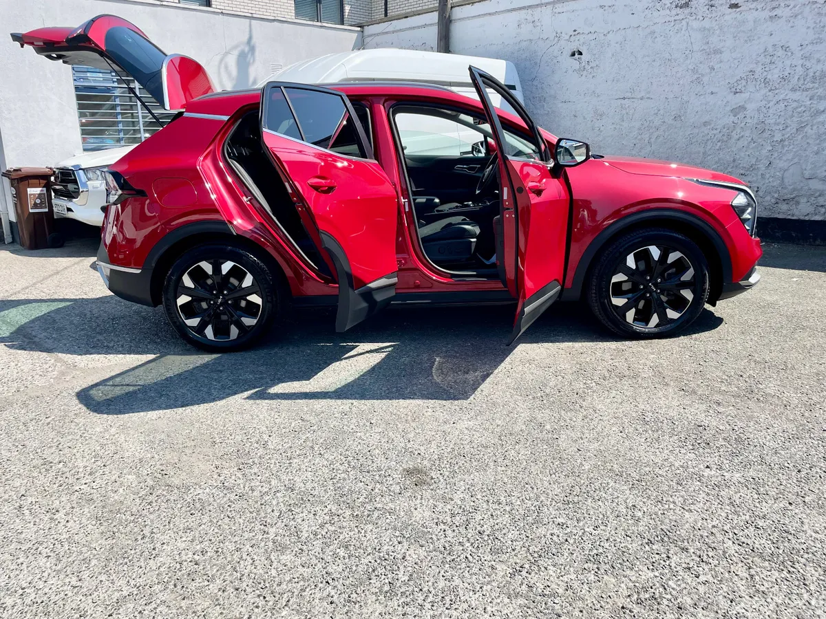 Kia Sportage K3 1.6 GDI PHEV 4X4 AUTO,2024 - Image 3