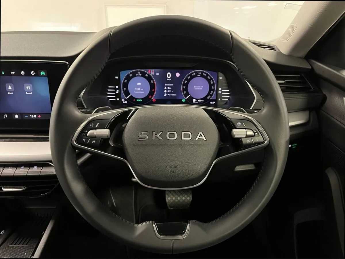Skoda Octavia Selection DSG 1.5TSI 115BHP - Revers - Image 5
