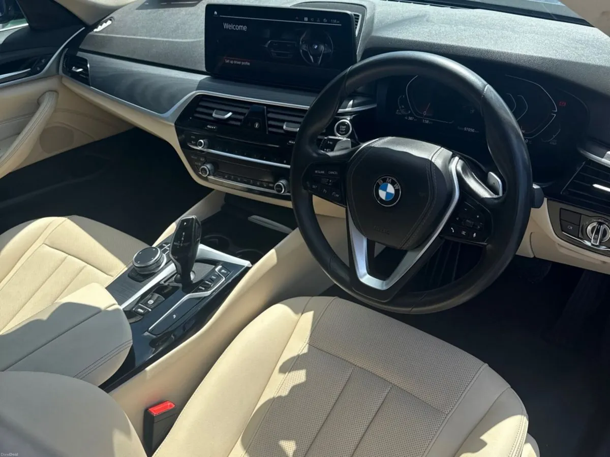 BMW 5-Series 520d SE (MHT) - Image 6
