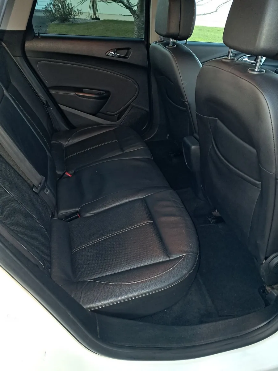Vauxhall Astra 2014 - Image 2