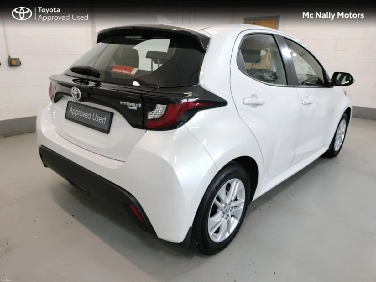 Toyota Yaris HYBRID LUNA 4DR AUTO - Image 3