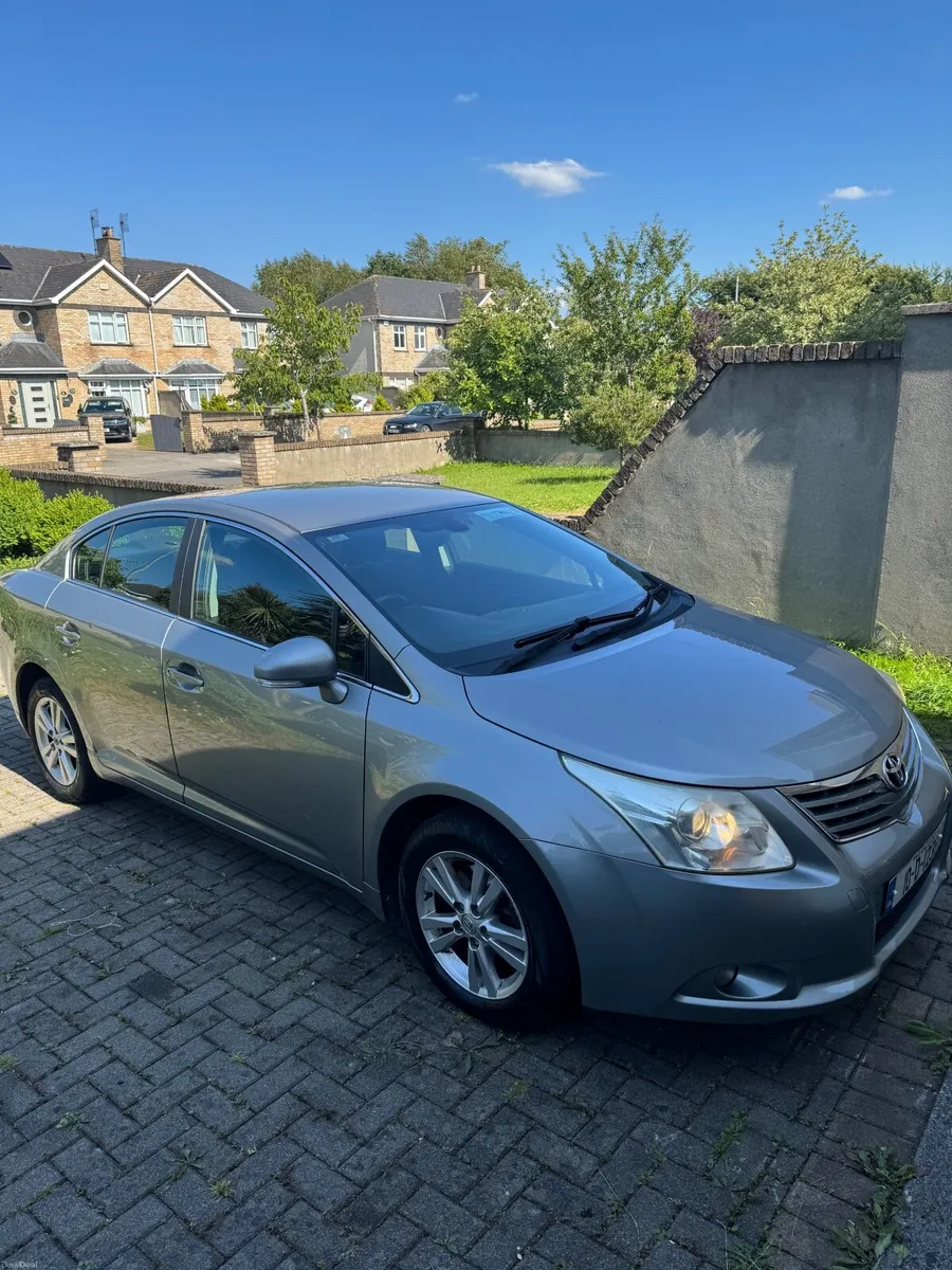 Toyota Avensis 2010 - Image 2