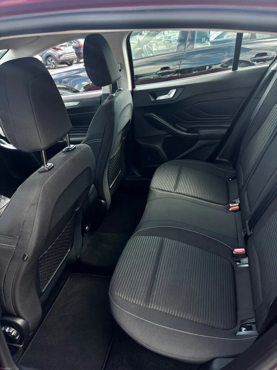 201 Ford Focus 1.5 Diesel Titanium - Image 4