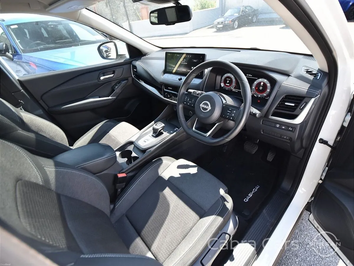 Nissan Qashqai Auto Premium. Pan Roof - Image 6