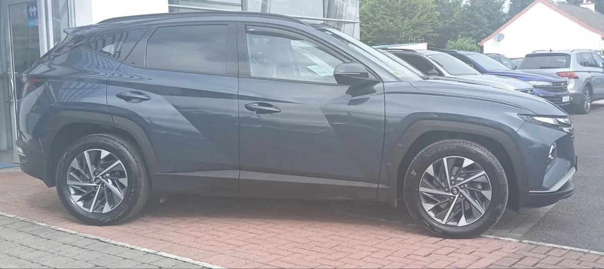 Hyundai Tucson 2WD Executive **APP CONNECT, CRUISE - Image 2