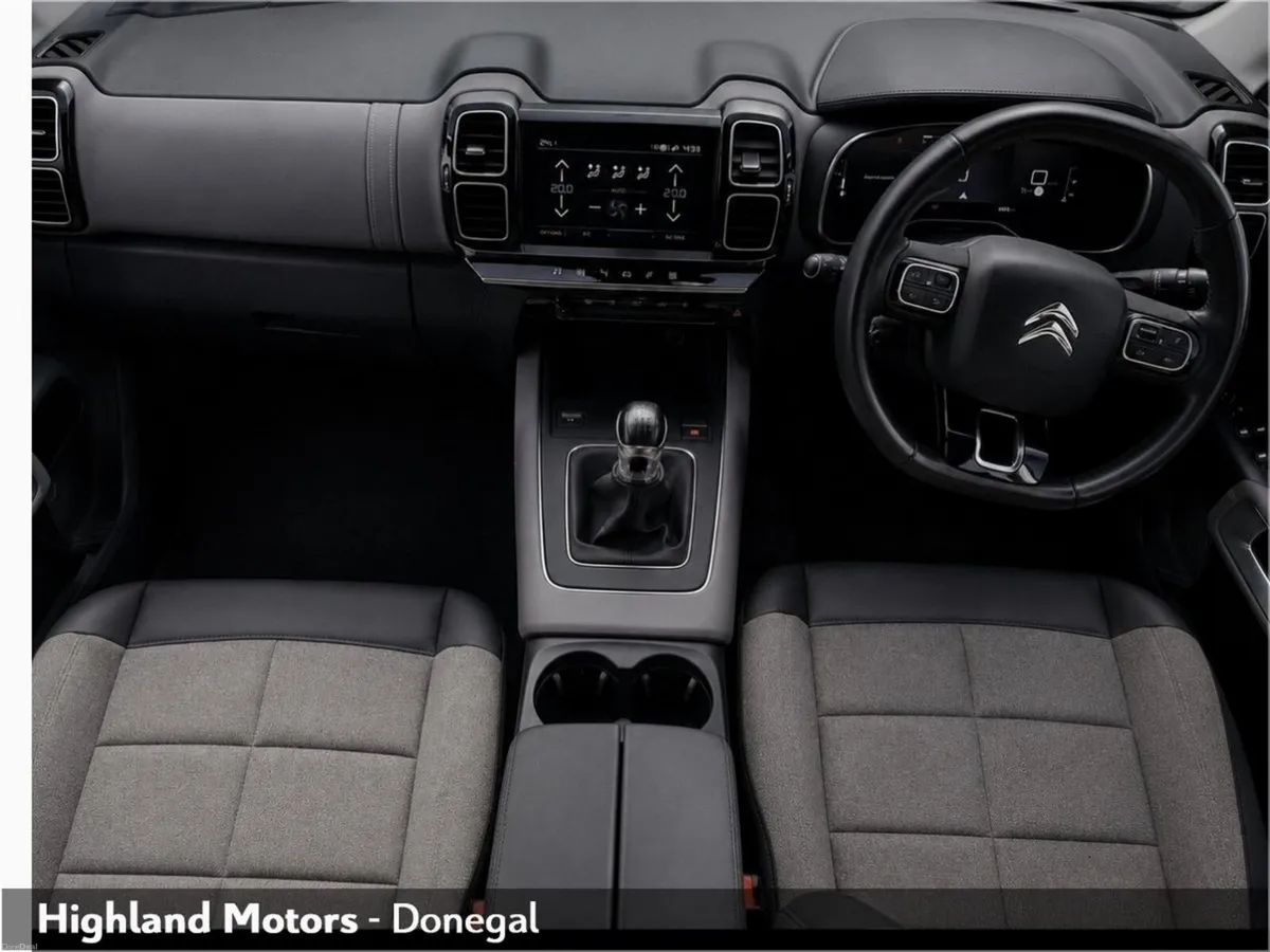 Citroen C5 Aircross FEEL Blue HDI 130 S&S 6MT - Image 2