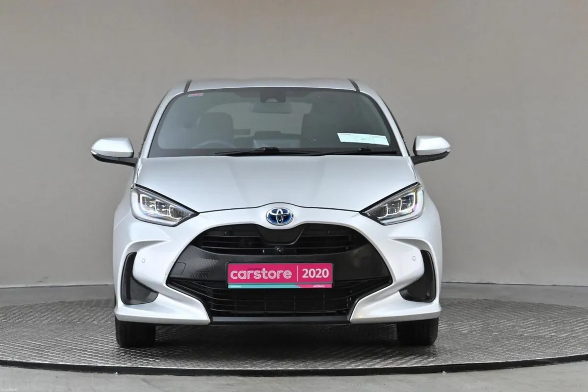 Toyota Yaris 1.5 PETROL HYBRID **360 PAN CAM**PARK - Image 2