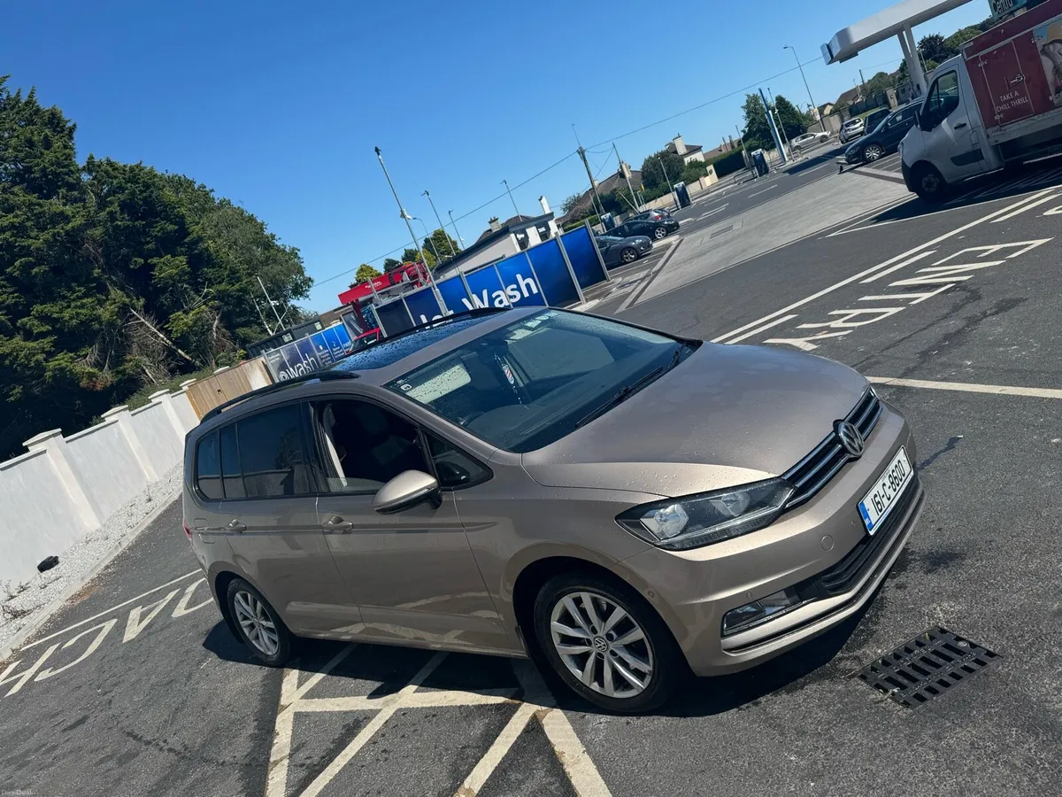Volkswagen Touran - Image 5