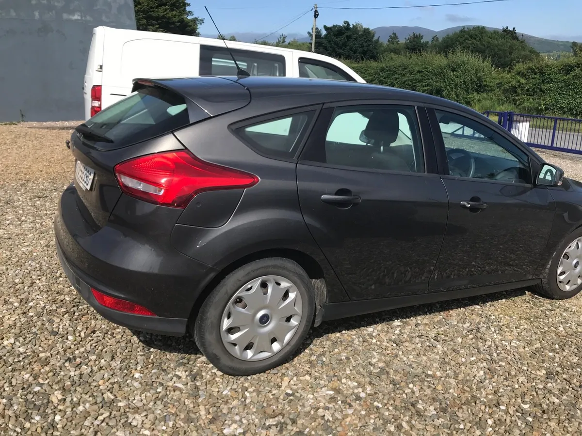 Ford Focus - Image 2