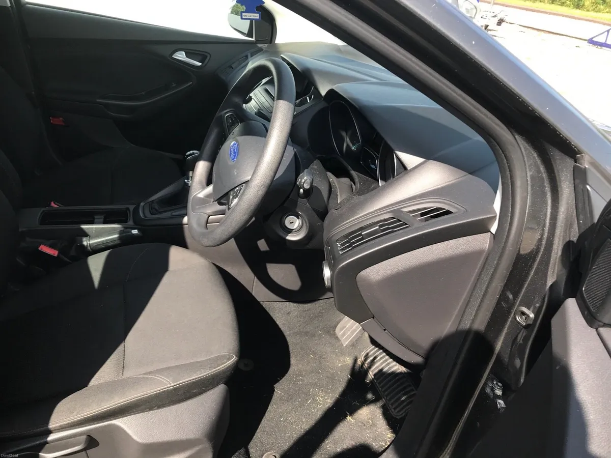 Ford Focus - Image 6