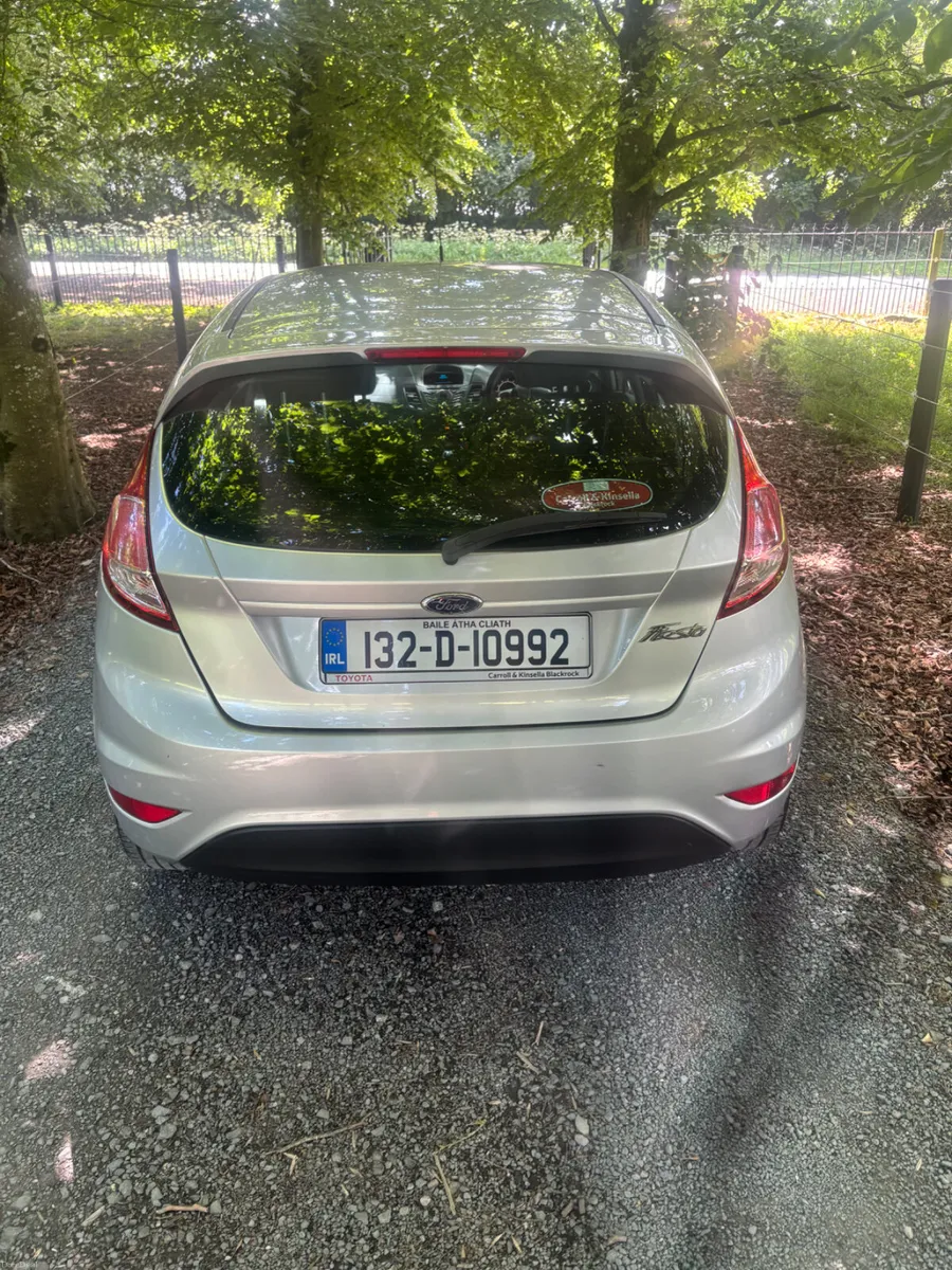 FORD FIESTA ZETEC 1.2  LOW KILOMETERS - Image 2