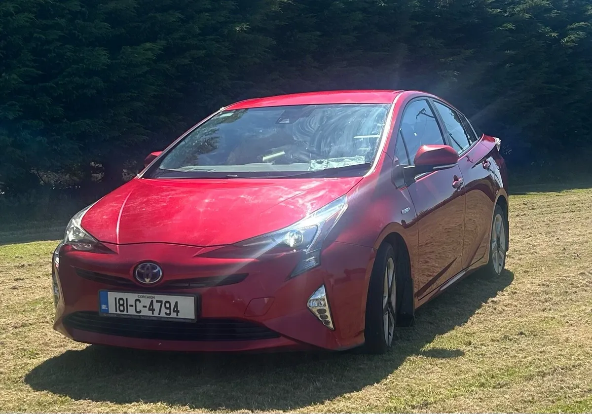 Toyota Prius Luxury 1.8 Hybrid - Image 3