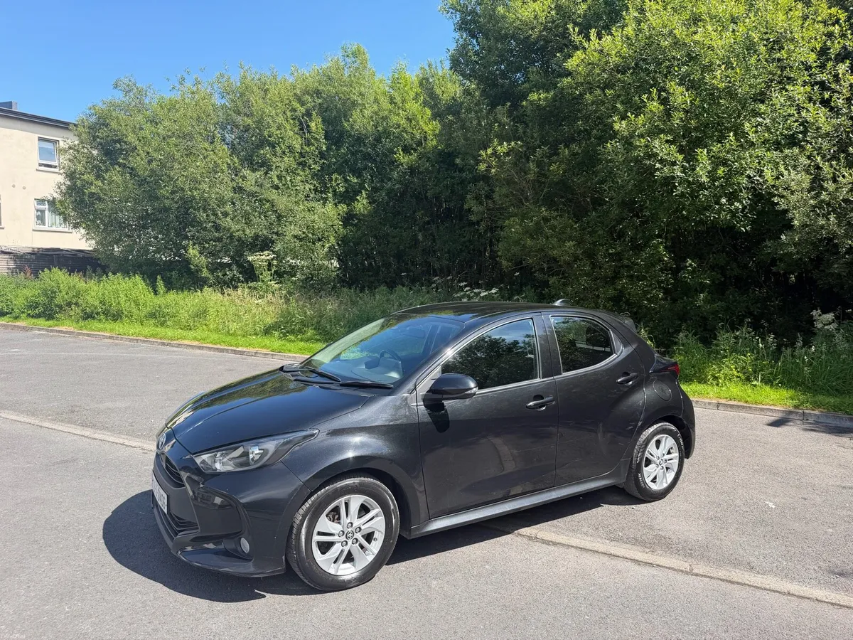 221 Toyota Yaris Hybird - Image 3