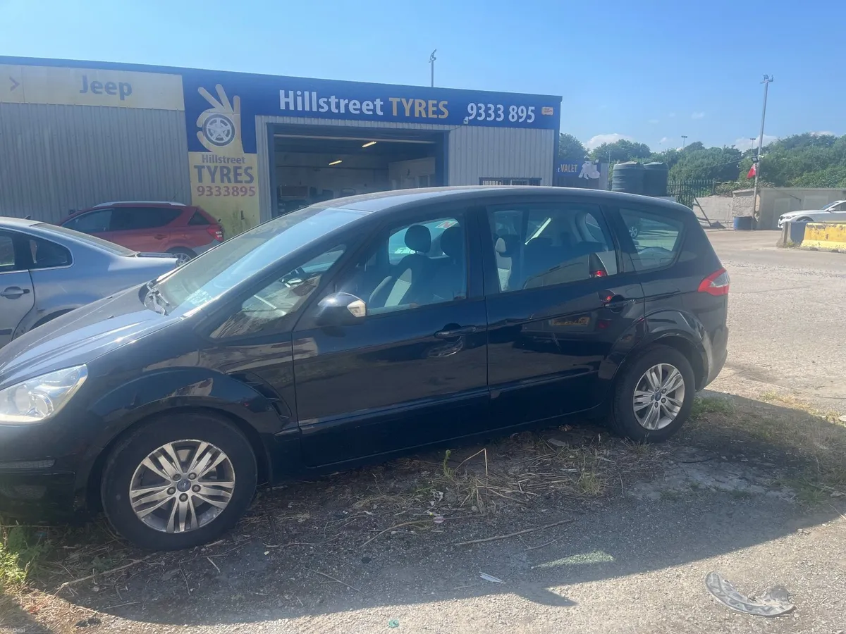 Ford S-Max 2011 Automatic - Image 2