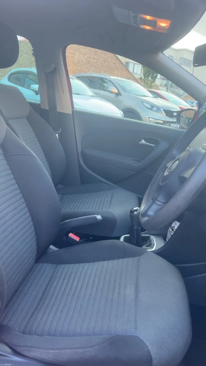 Volkswagen polo - Image 5