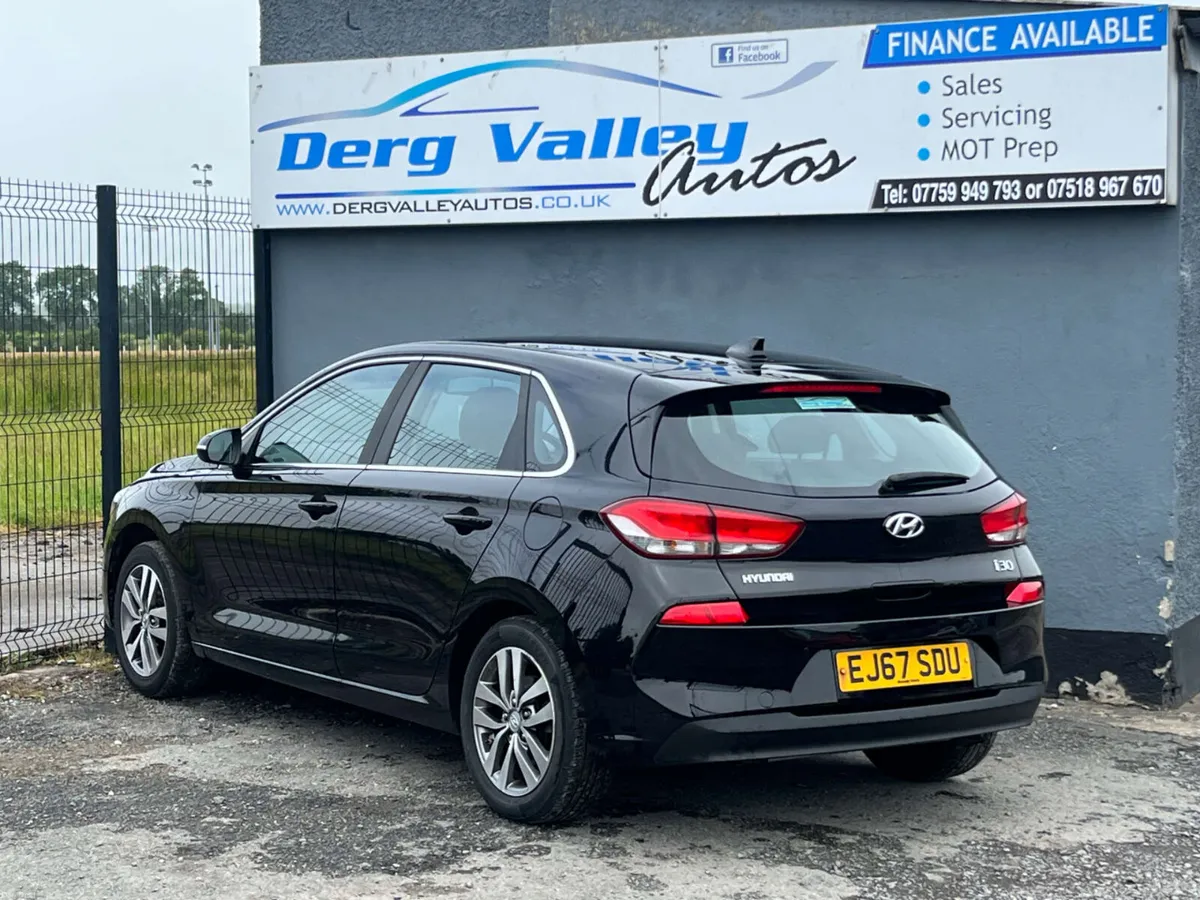 HYUNDAI I30 1.6 i30 SE Nav CRDi 5dr - Image 4