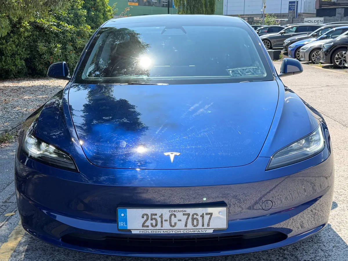 2025 Tesla Model 3. DUAL MOTOR. AWD. LONG RANGE - Image 4