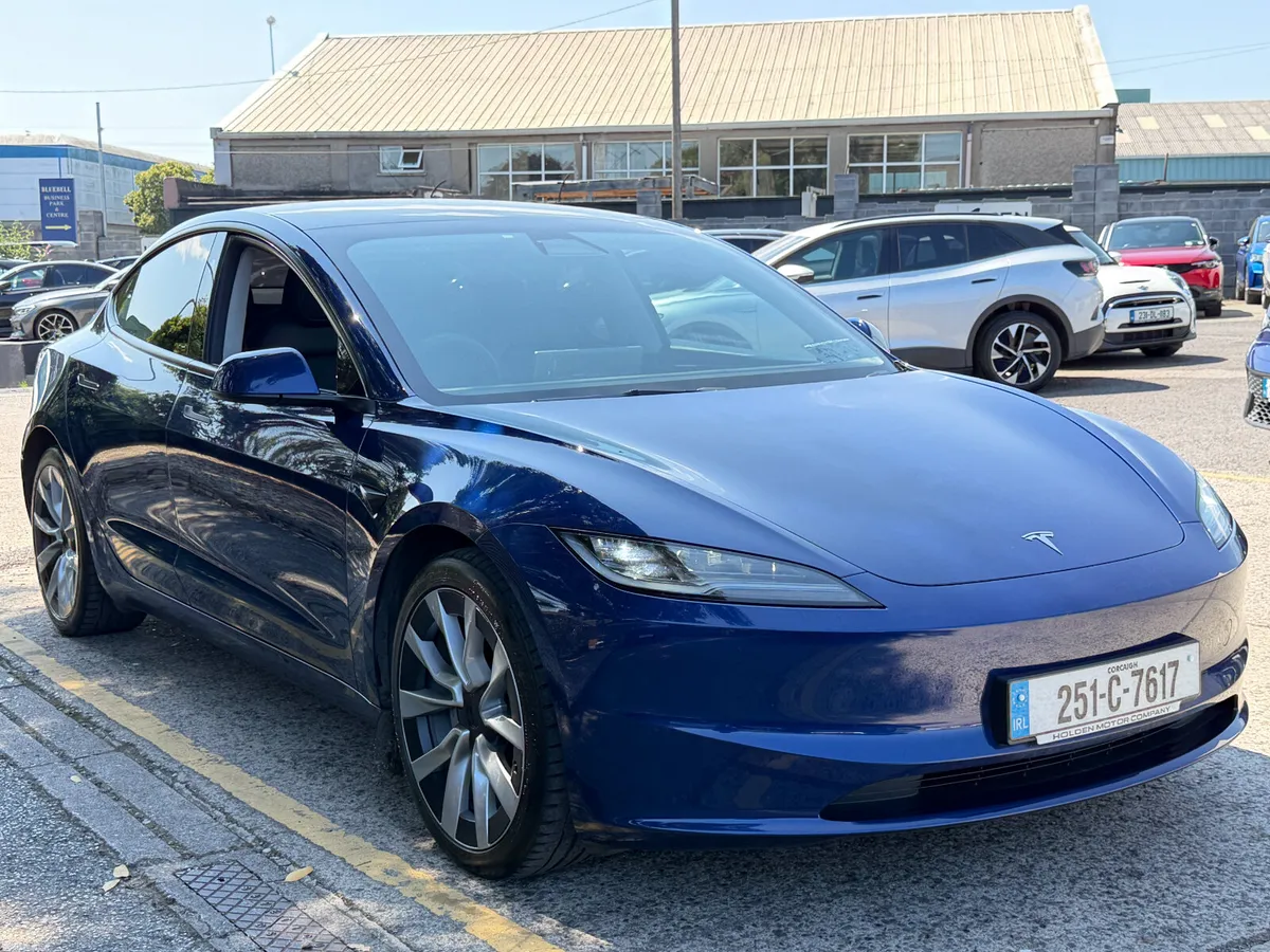 2025 Tesla Model 3. DUAL MOTOR. AWD. LONG RANGE - Image 5