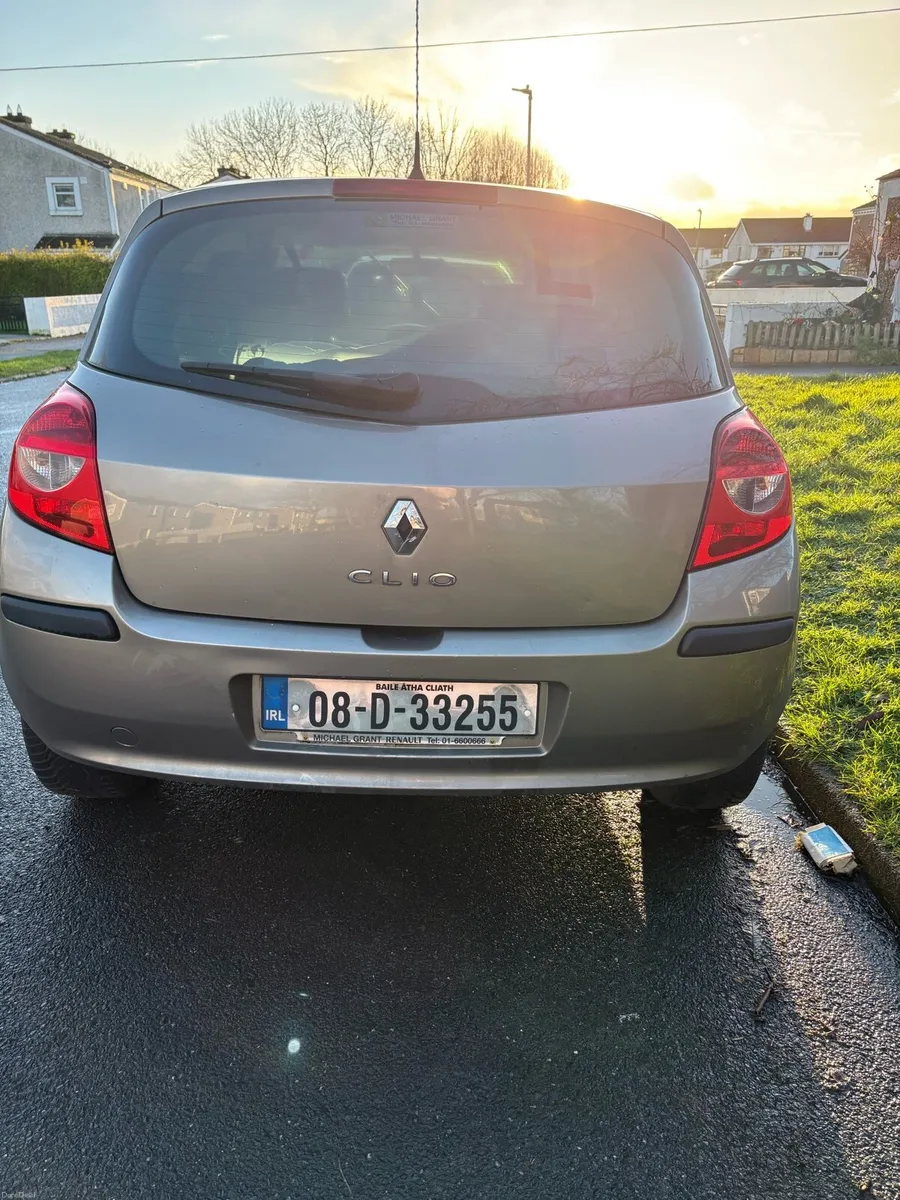 1.1L petrol Renault Clio - Image 2