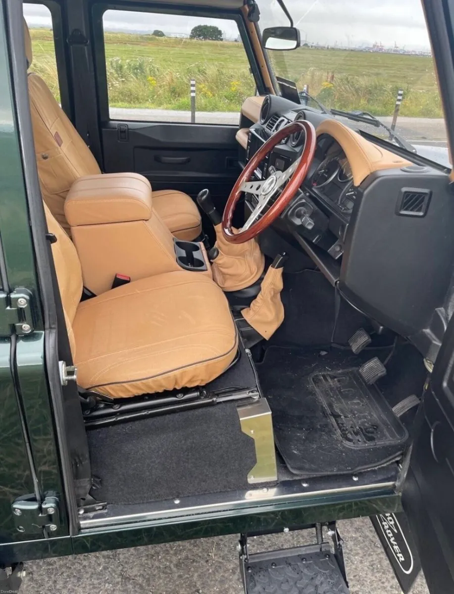 Land Rover Defender 110 - Image 5