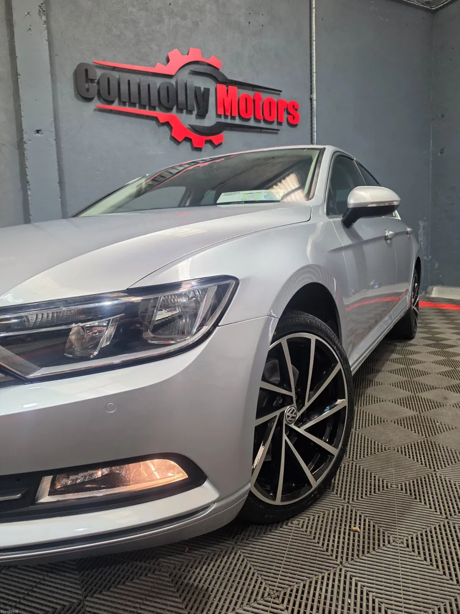Volkswagen Passat 2015 - Image 2